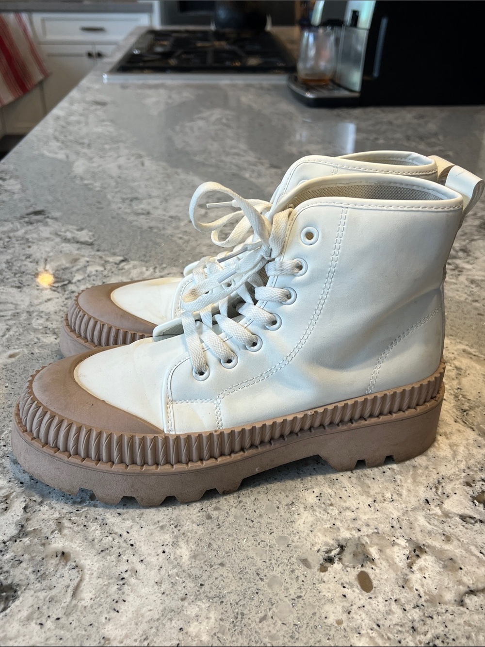 Olivia Miller Treasure High Top Sneakers White Tan Lug Sole Size 9 EUC - Picture 4 of 8